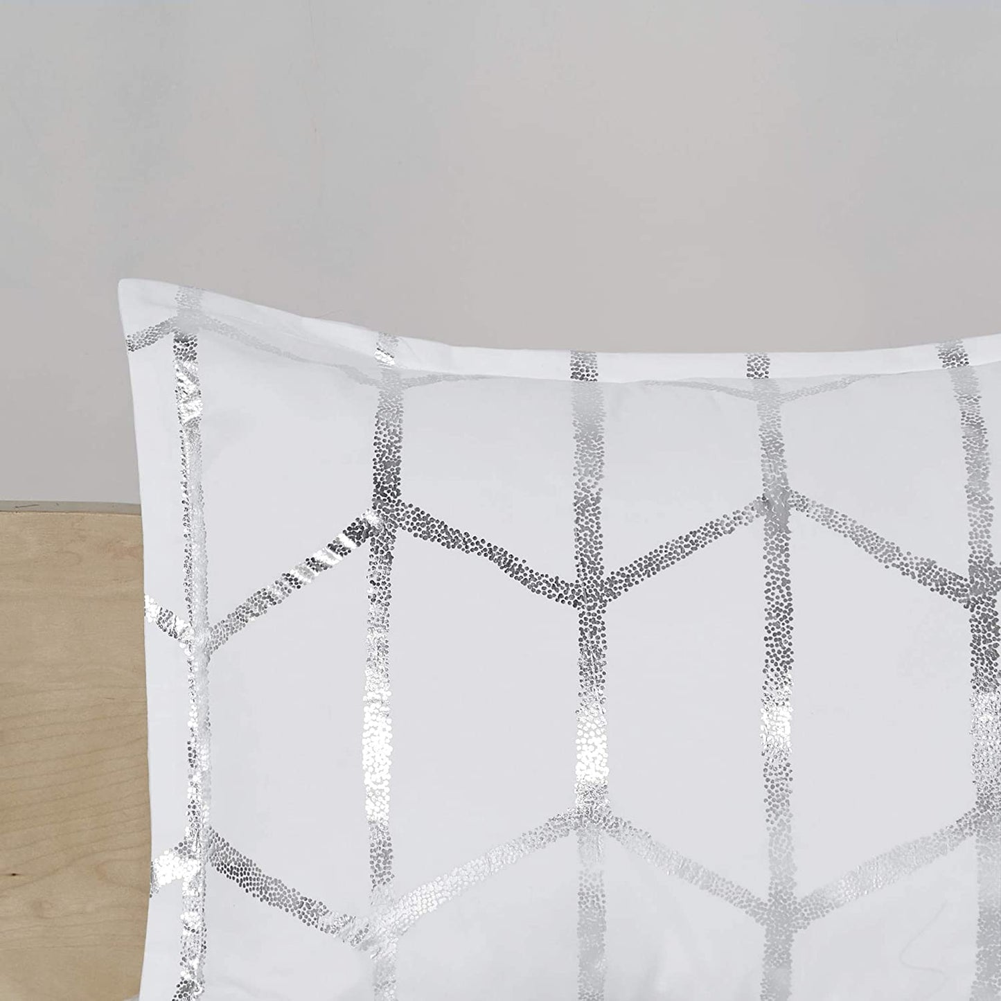 Intelligent Design, Soft Microfiber Comforter Modern Geometric Metallic Bed Set, Full/Queen, Grey/Silver