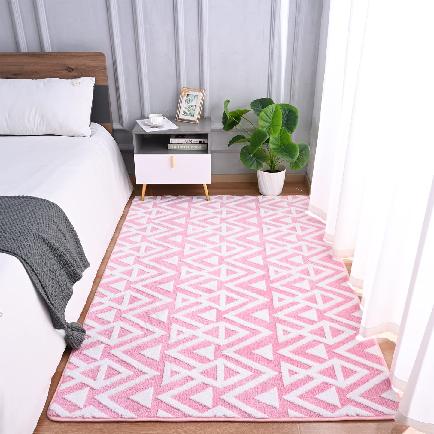 Ompaa Ultra Soft Geometric Bedroom Rugs Memory Foam Carpet, Black 7 x 10 Feet Large, Cozy Area Rugs for Living Room Couch Dorm Bedside Kids Girls Teens Room Nursery Decor Floor Mat