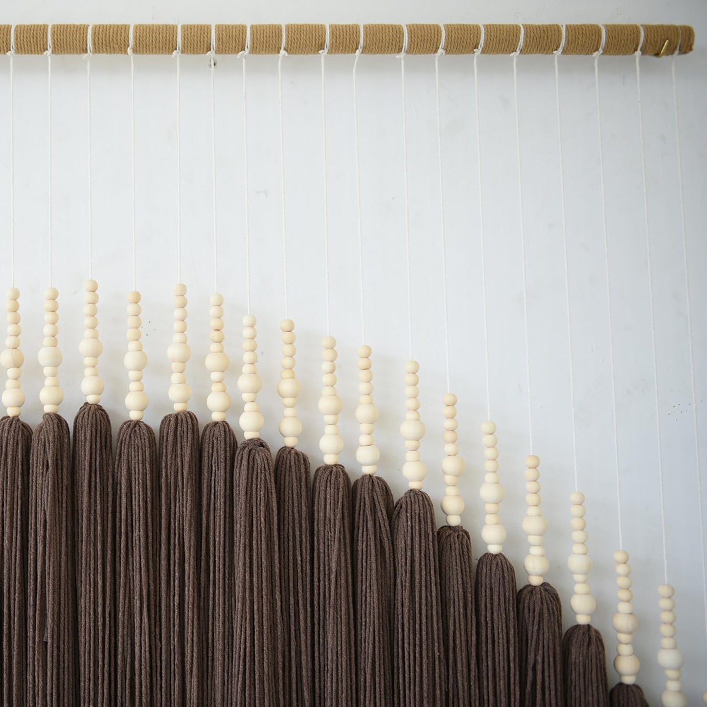 IOWER Macrame Wall Hanging Brown Yarn Beaded Backdrop Boho Wall Decor Round Tassel Home Wall Aesthetic Living Rooms Bedrooms Offices Geometric Art Chic Home Decor 39" W x 55" L