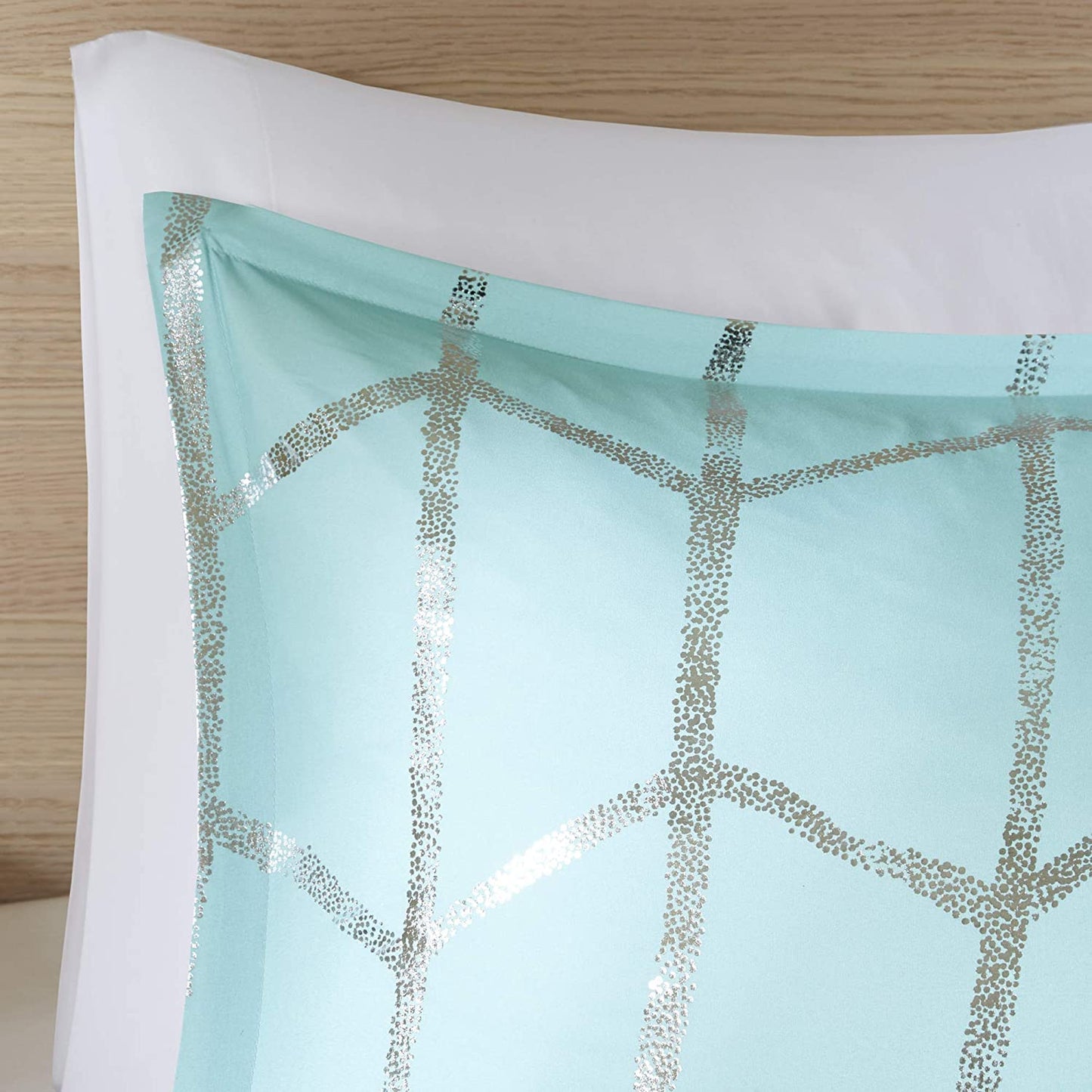 Intelligent Design, Soft Microfiber Comforter Modern Geometric Metallic Bed Set, Full/Queen, Grey/Silver