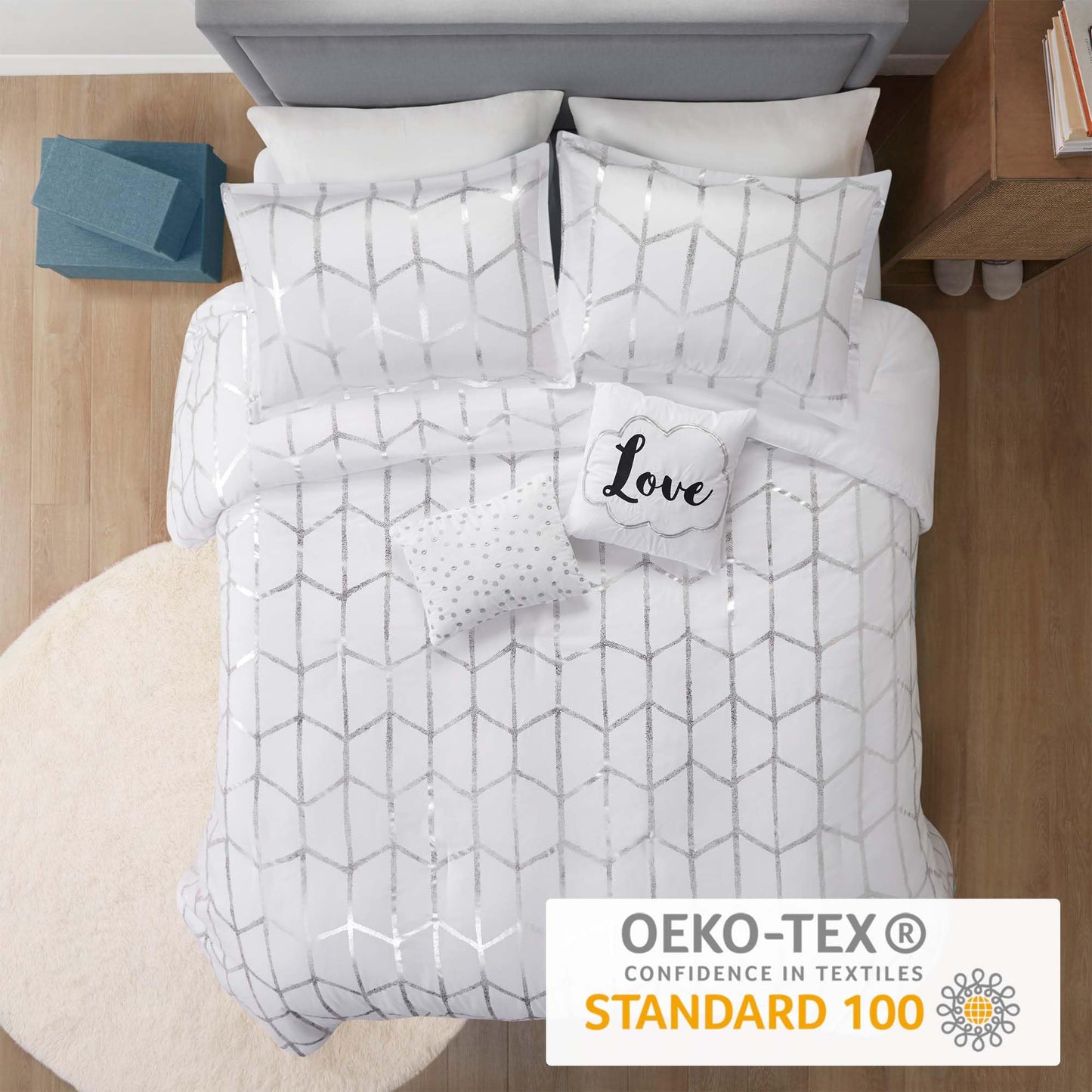 Intelligent Design, Soft Microfiber Comforter Modern Geometric Metallic Bed Set, Full/Queen, Grey/Silver