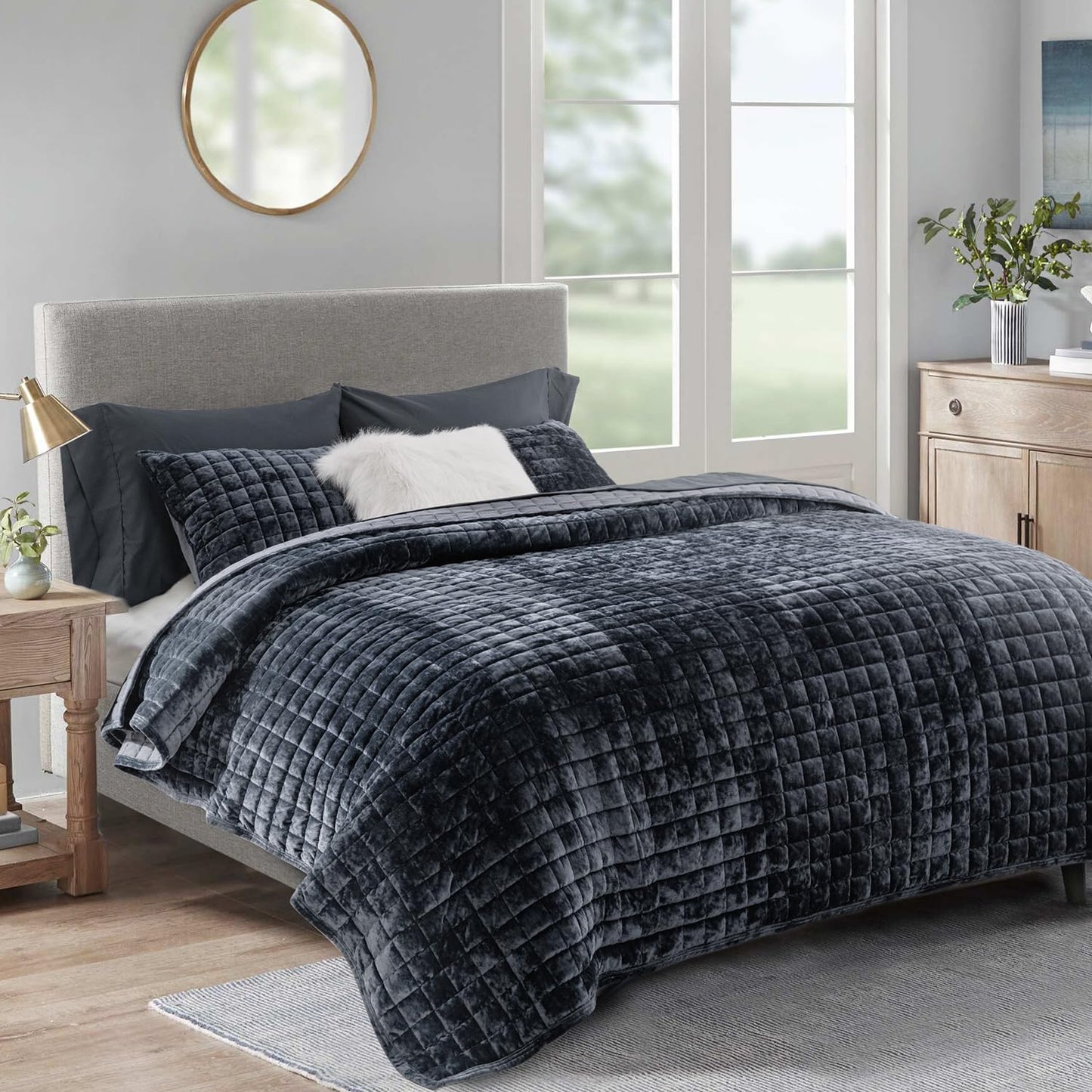 RECYCO Luxury Velvet Quilt Set King Size, Lightweight Velvet Comforter Set, Oversized Bedspread Coverlet Quilted Bedding Set, with 2 Matching Pillow Shams, for All Season, Navy Blue