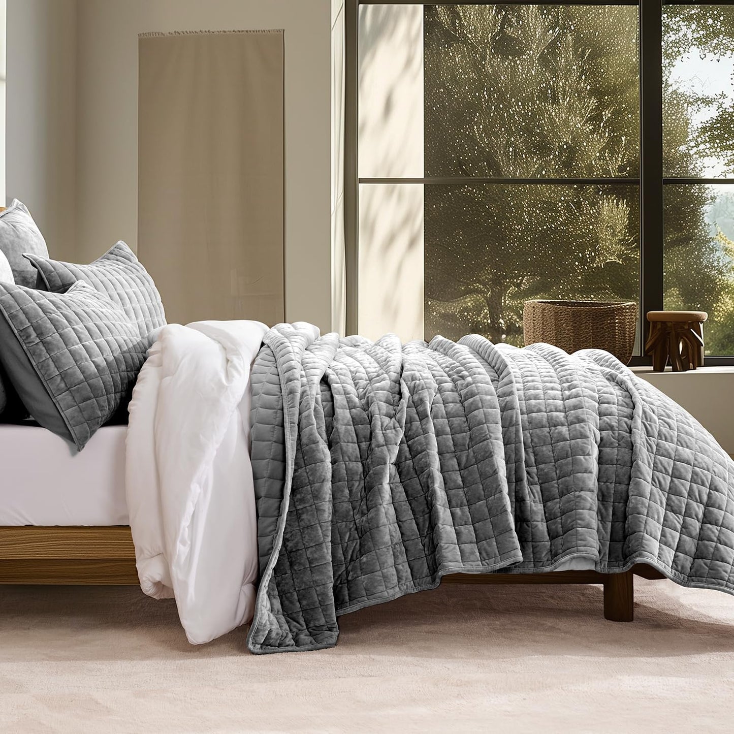 RECYCO Luxury Velvet Quilt Set King Size, Lightweight Velvet Comforter Set, Oversized Bedspread Coverlet Quilted Bedding Set, with 2 Matching Pillow Shams, for All Season, Navy Blue