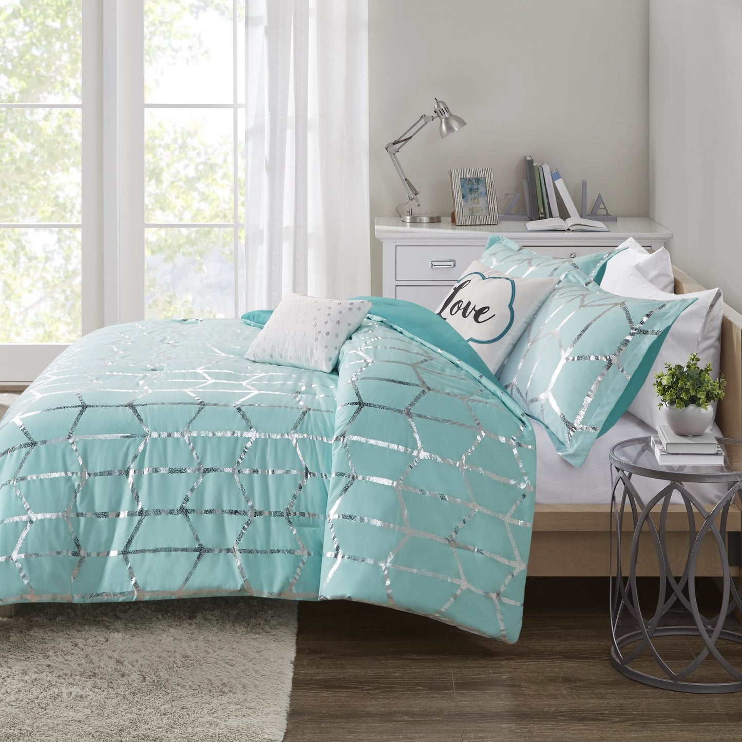 Intelligent Design, Soft Microfiber Comforter Modern Geometric Metallic Bed Set, Full/Queen, Grey/Silver