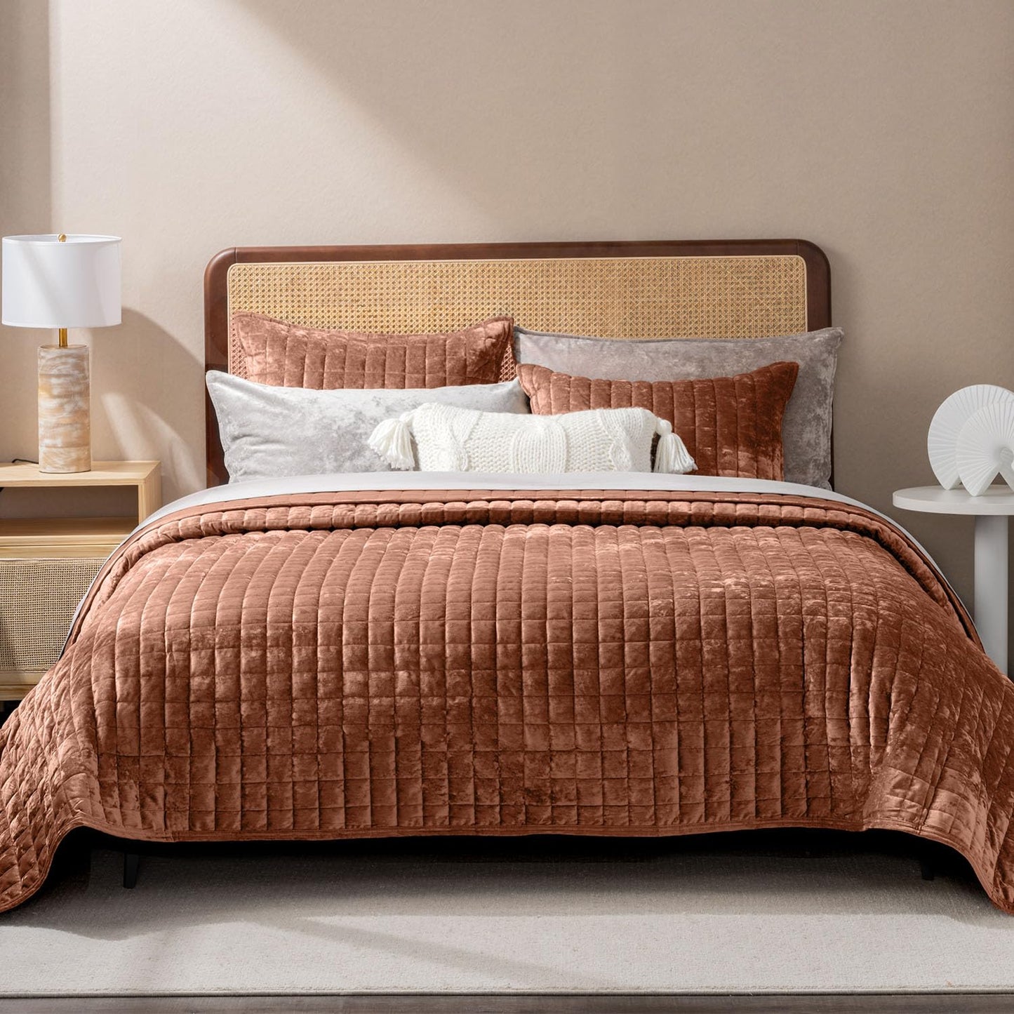 RECYCO Luxury Velvet Quilt Set King Size, Lightweight Velvet Comforter Set, Oversized Bedspread Coverlet Quilted Bedding Set, with 2 Matching Pillow Shams, for All Season, Navy Blue