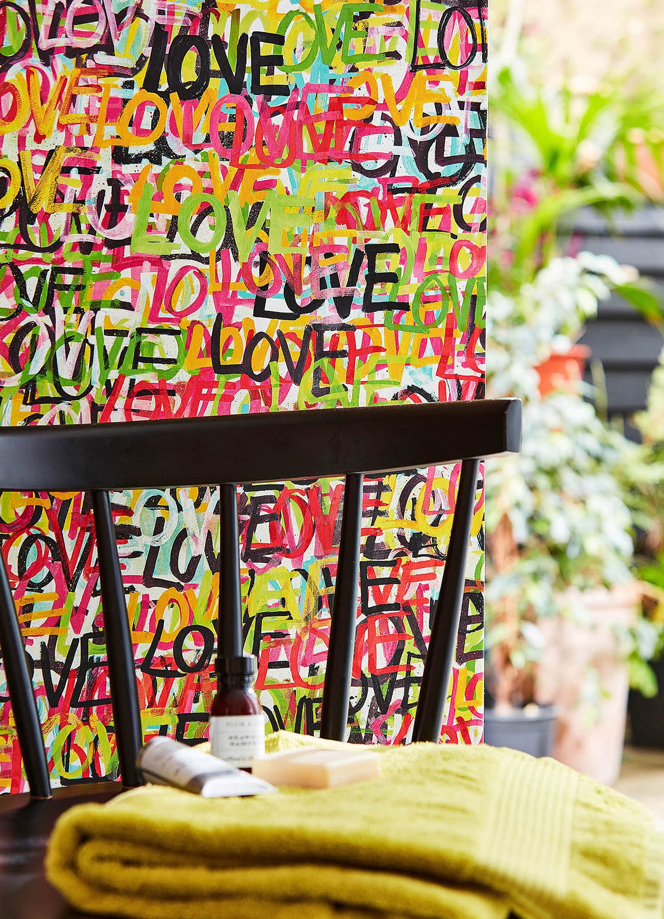Indio Multicolor Love Scribble Wallpaper