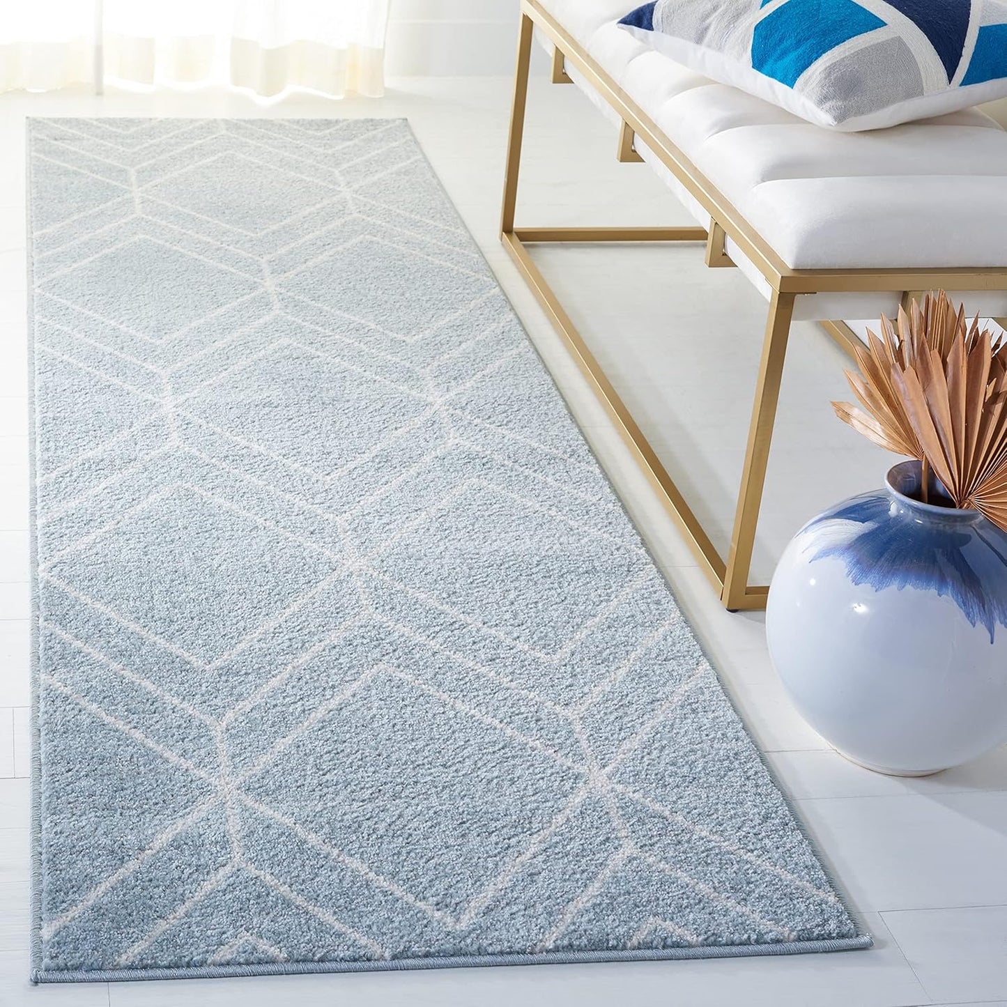 SAFAVIEH Adirondack Collection 6' Round Black/Ivory ADR241Z Modern Geometric Non-Shedding Dining Room Entryway Foyer Living Room Bedroom Area Rug