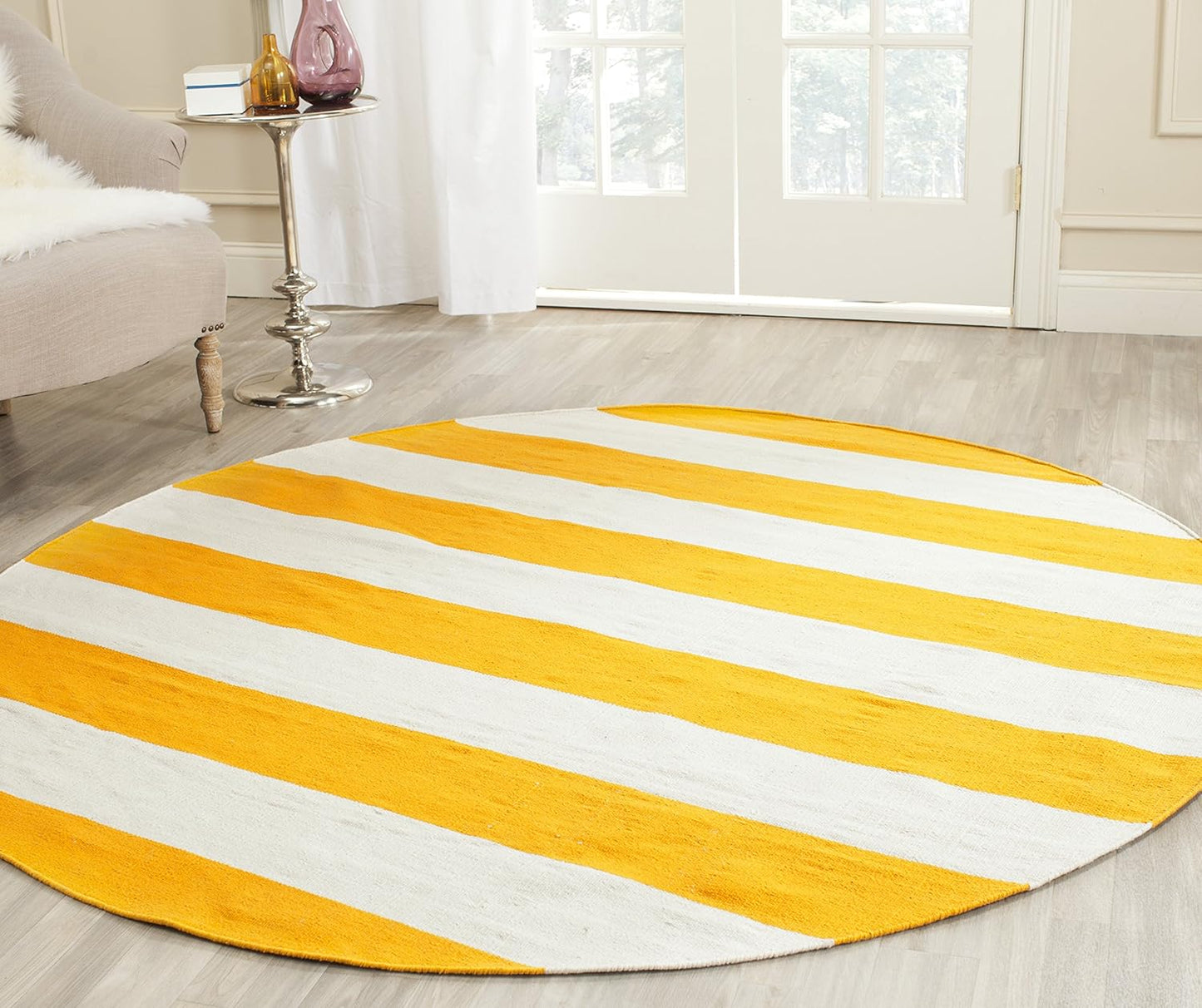 SAFAVIEH Montauk Collection Area Rug - 4' Round, Black & Ivory, Handmade Flatweave Cotton, Woven Texture, Farmhouse Stripe Pattern, Ideal for Living Room, Foyer, Bedroom, Dining Space (MTK712D)
