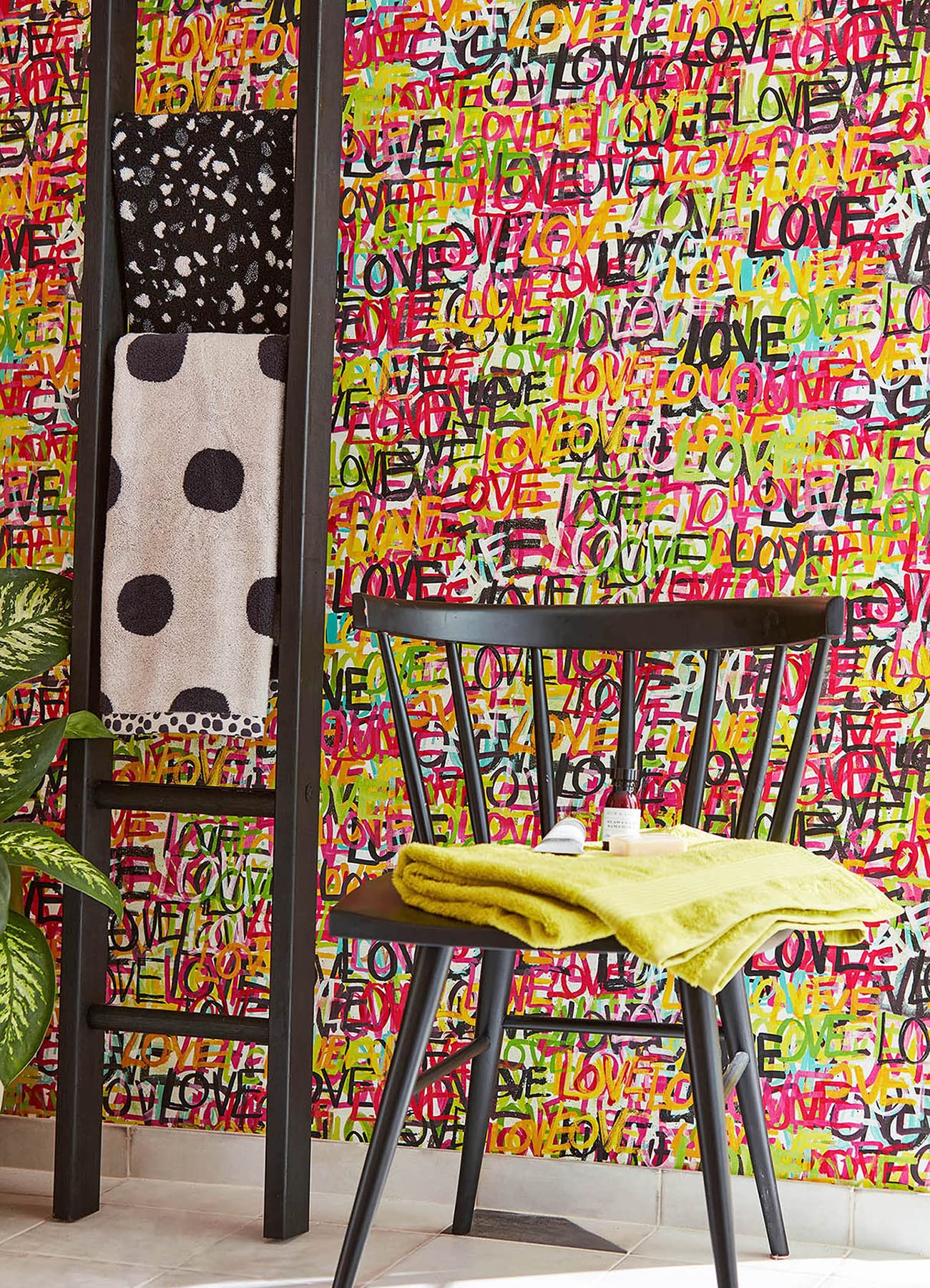 Indio Multicolor Love Scribble Wallpaper