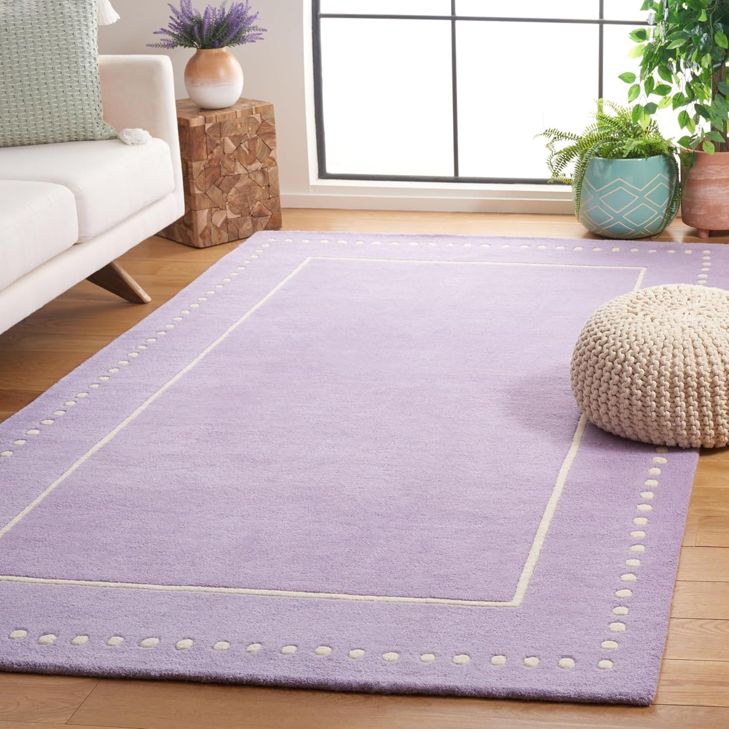 SAFAVIEH Bella Collection Area Rug - 5' Round, Black & Ivory, Handmade Dotted Border Wool, Ideal for High Traffic Areas in Living Room, Bedroom (BEL151E)