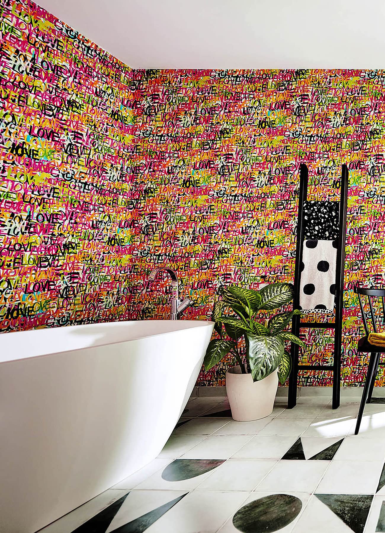 Indio Multicolor Love Scribble Wallpaper