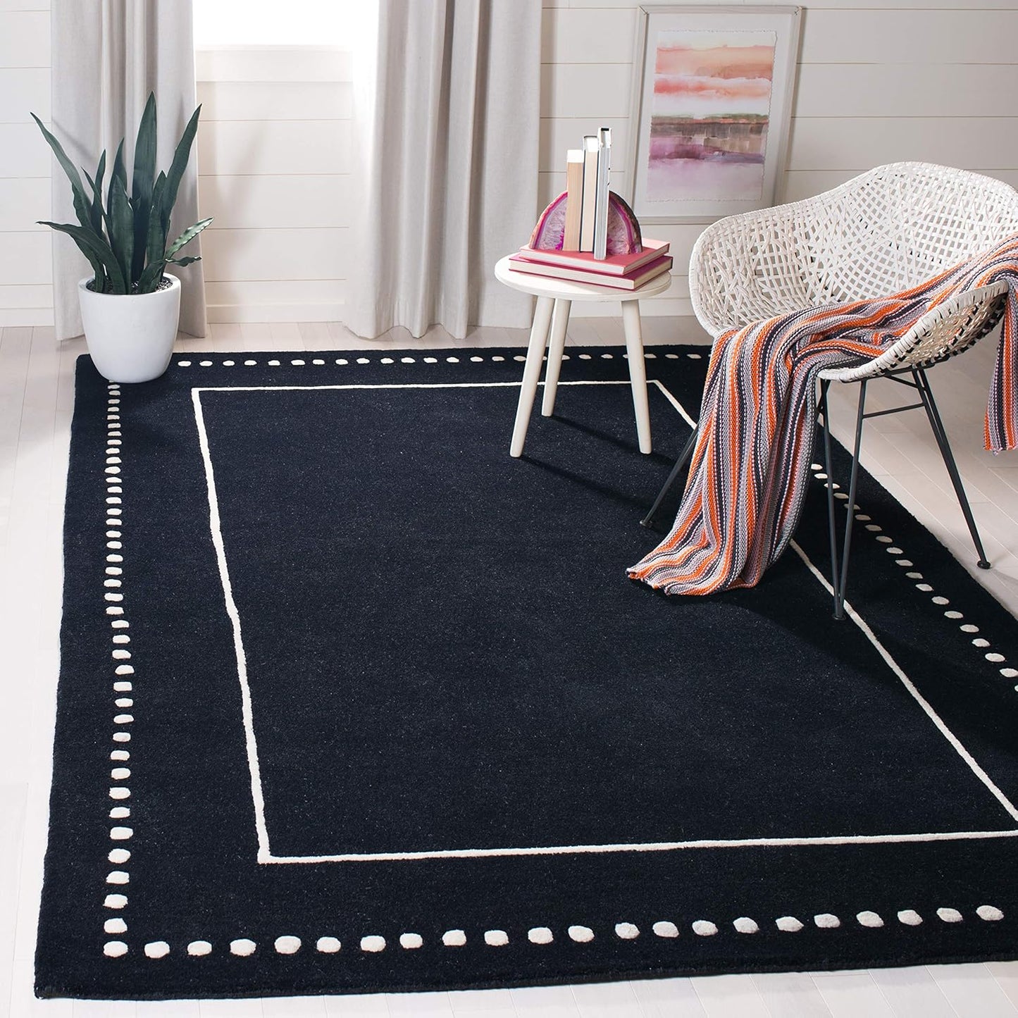 SAFAVIEH Bella Collection Area Rug - 5' Round, Black & Ivory, Handmade Dotted Border Wool, Ideal for High Traffic Areas in Living Room, Bedroom (BEL151E)