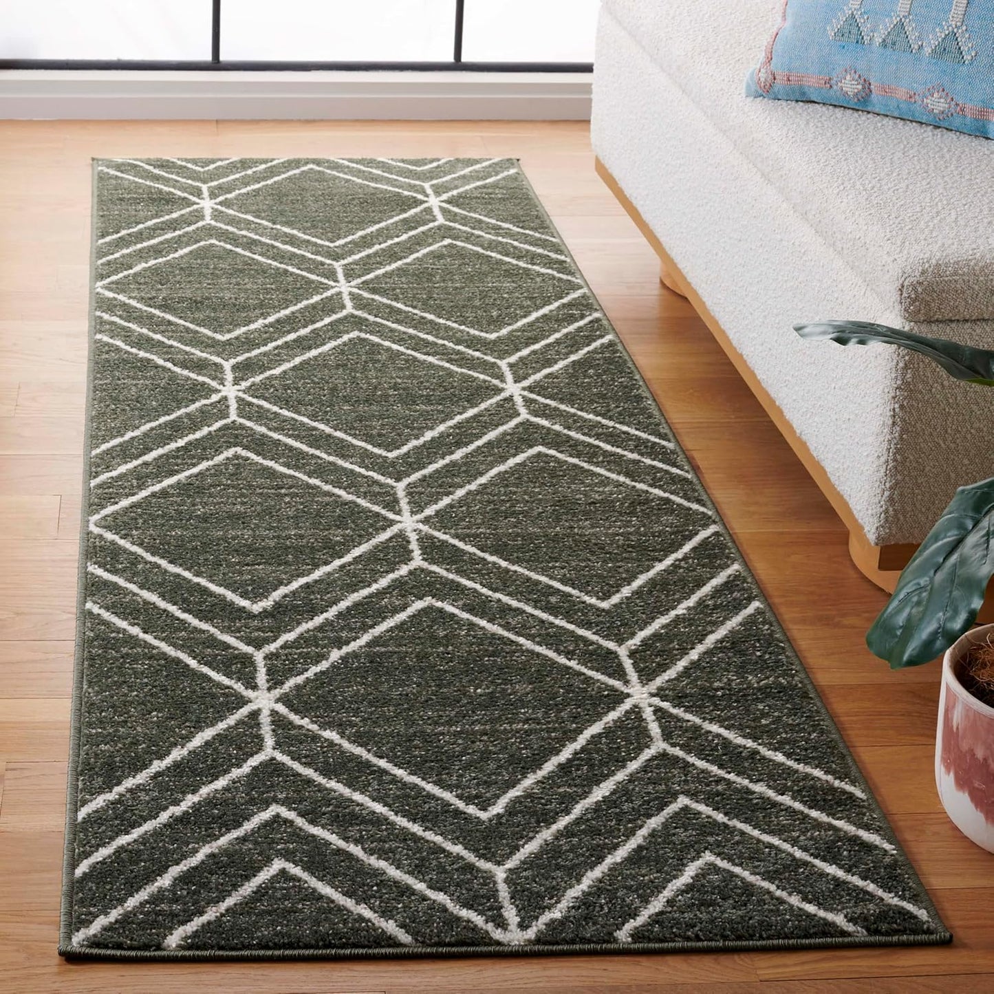 SAFAVIEH Adirondack Collection 6' Round Black/Ivory ADR241Z Modern Geometric Non-Shedding Dining Room Entryway Foyer Living Room Bedroom Area Rug
