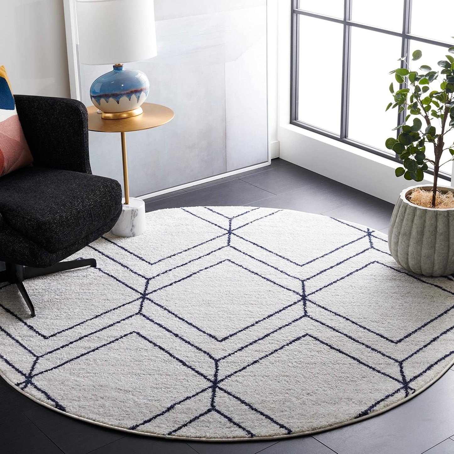 SAFAVIEH Adirondack Collection 6' Round Black/Ivory ADR241Z Modern Geometric Non-Shedding Dining Room Entryway Foyer Living Room Bedroom Area Rug