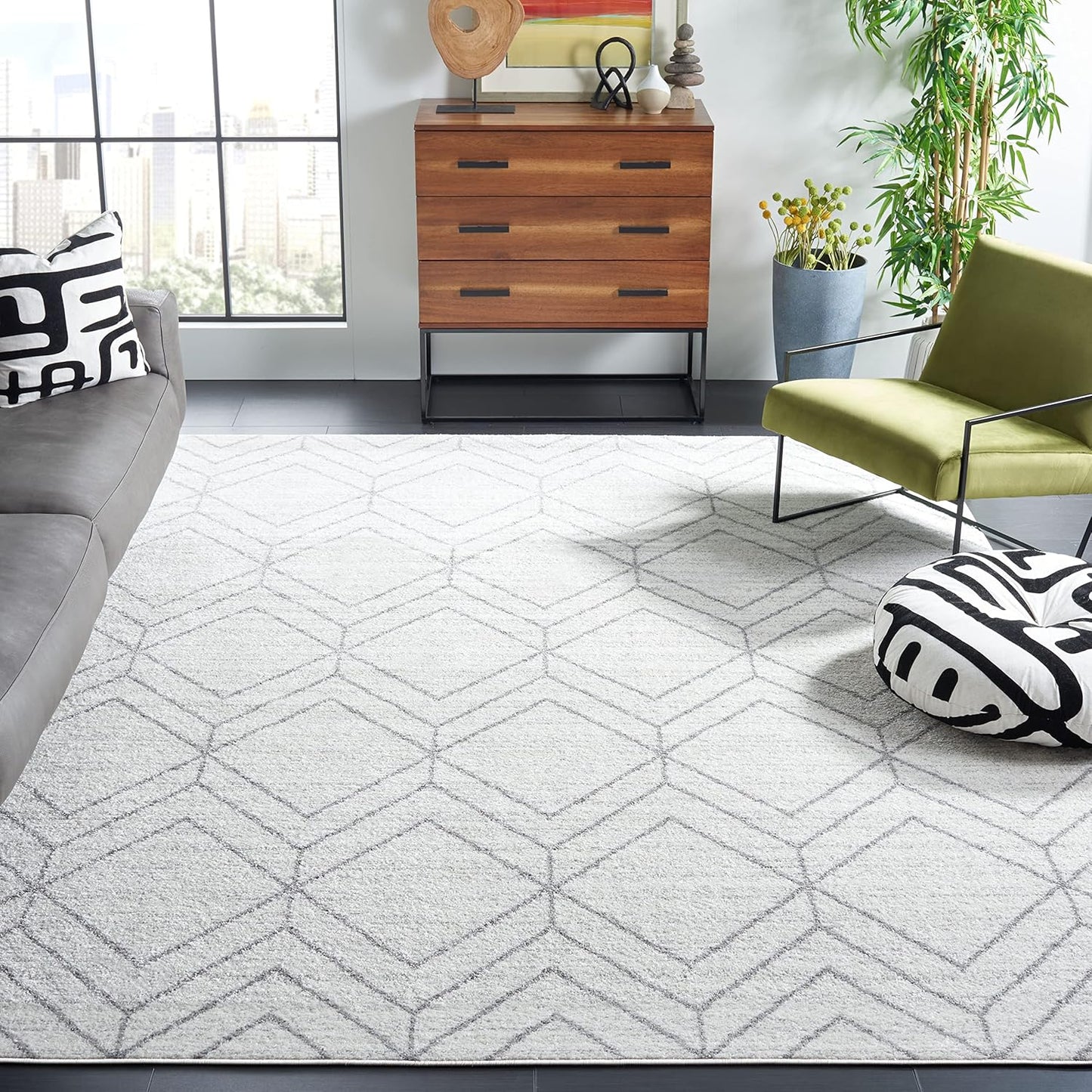 SAFAVIEH Adirondack Collection 6' Round Black/Ivory ADR241Z Modern Geometric Non-Shedding Dining Room Entryway Foyer Living Room Bedroom Area Rug