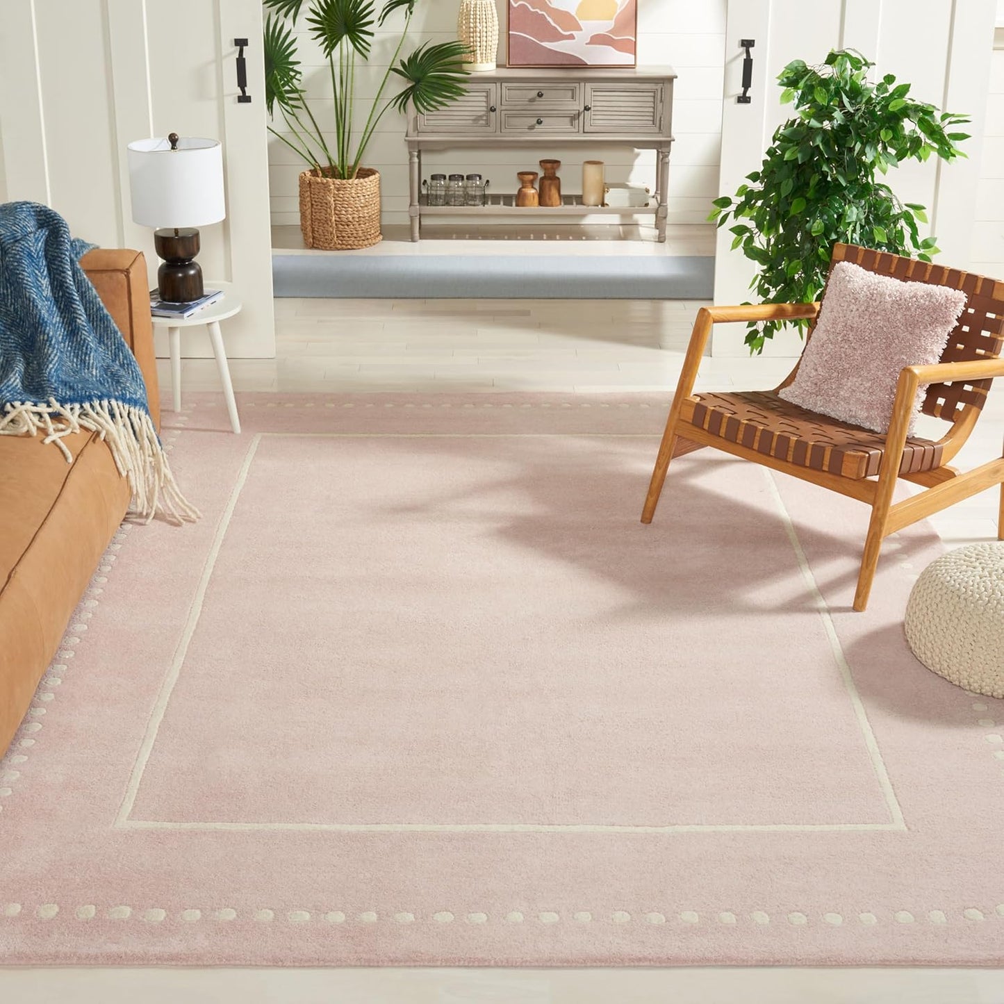 SAFAVIEH Bella Collection Area Rug - 5' Round, Black & Ivory, Handmade Dotted Border Wool, Ideal for High Traffic Areas in Living Room, Bedroom (BEL151E)