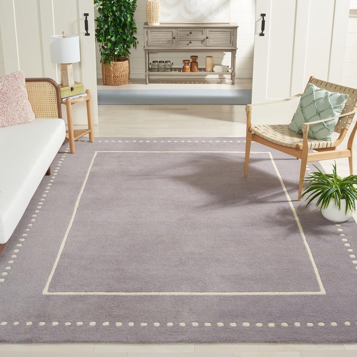 SAFAVIEH Bella Collection Area Rug - 5' Round, Black & Ivory, Handmade Dotted Border Wool, Ideal for High Traffic Areas in Living Room, Bedroom (BEL151E)