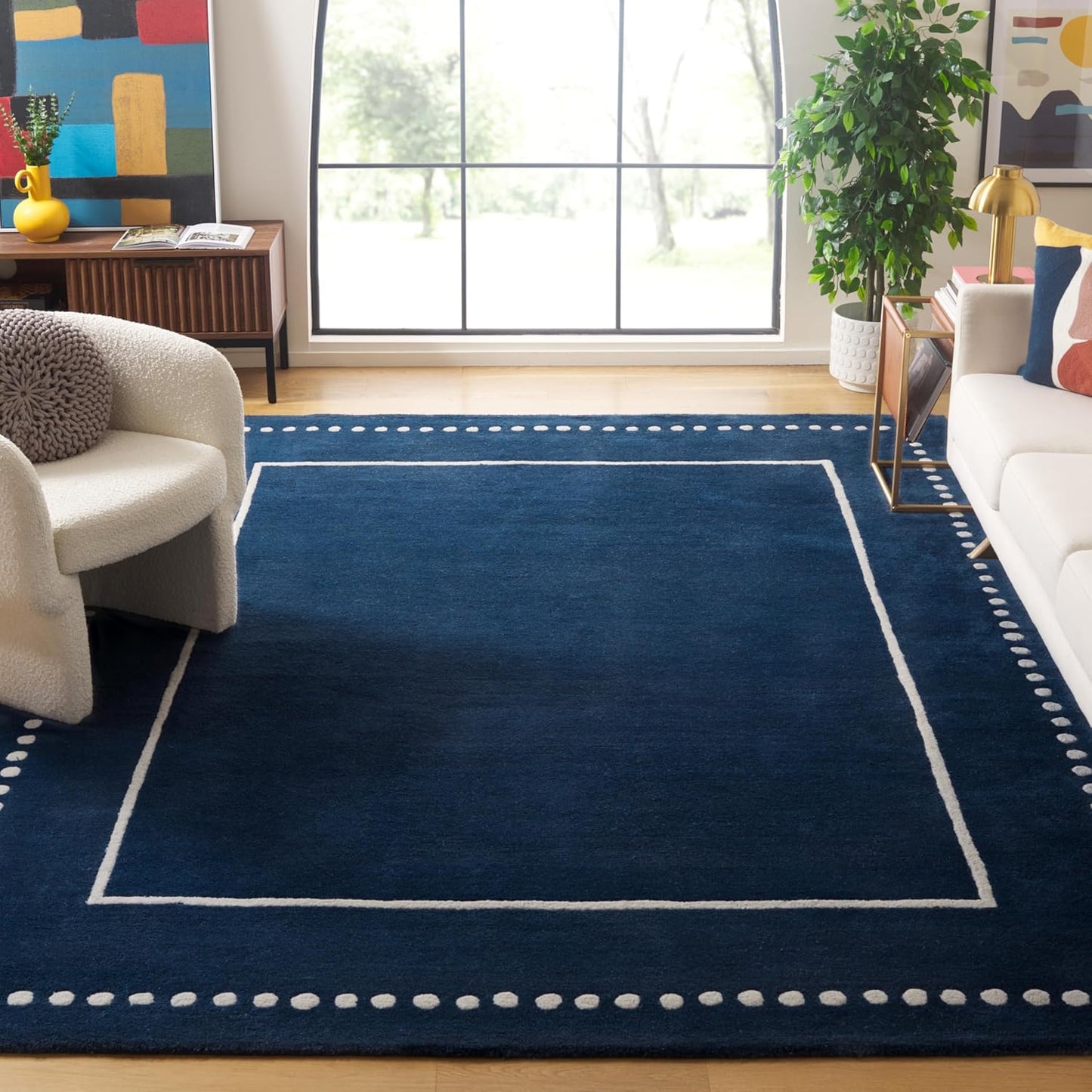 SAFAVIEH Bella Collection Area Rug - 5' Round, Black & Ivory, Handmade Dotted Border Wool, Ideal for High Traffic Areas in Living Room, Bedroom (BEL151E)