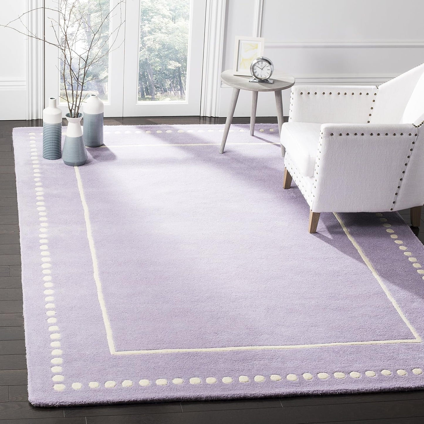 SAFAVIEH Bella Collection Area Rug - 5' Round, Black & Ivory, Handmade Dotted Border Wool, Ideal for High Traffic Areas in Living Room, Bedroom (BEL151E)