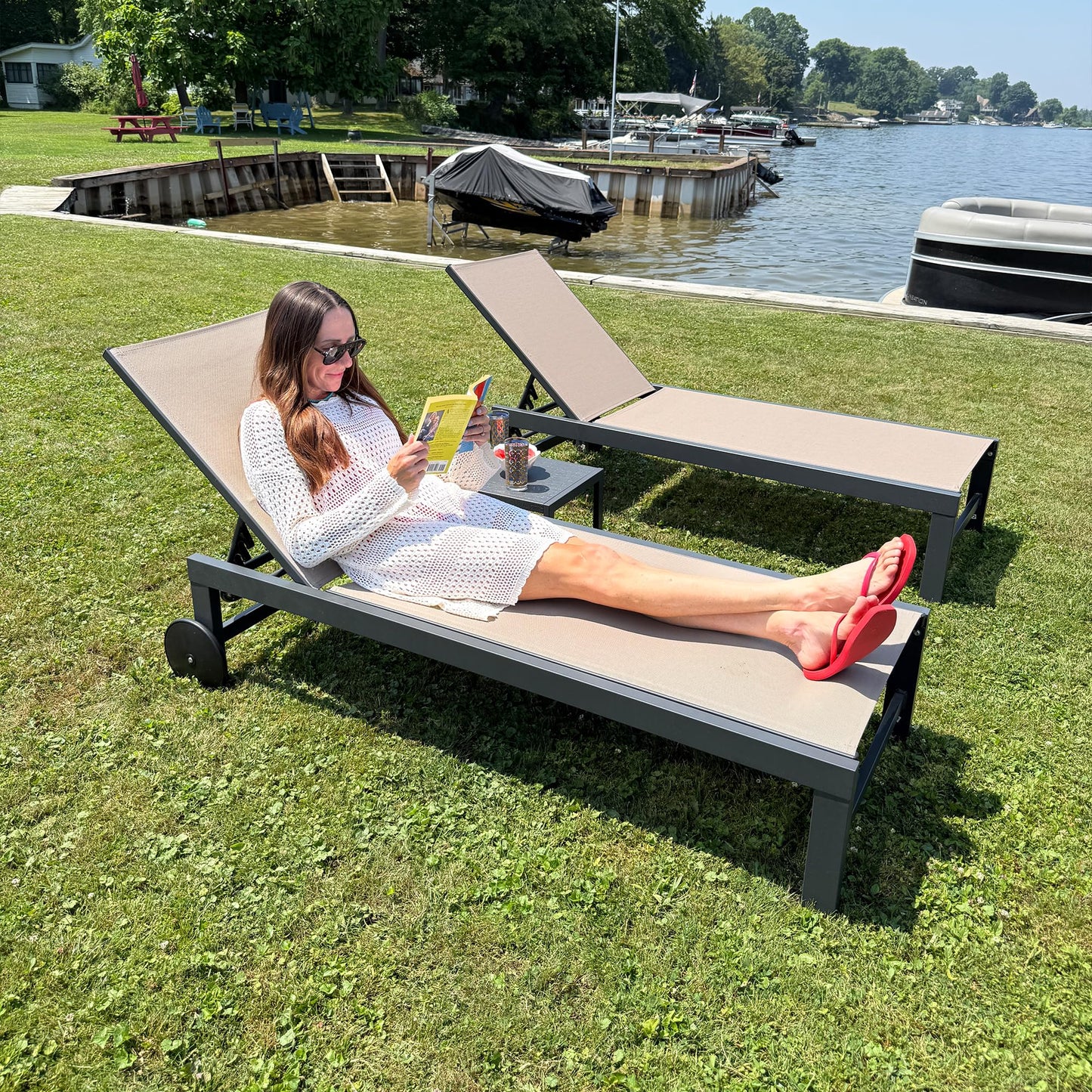 PURPLE LEAF Outdoor Chaise Lounge Chair Set of 2 Patio Pool Lounger Wicker Chairs with Wooden Armrest Sunbathing Tanning Recliner for Pool Backyard Garden Dark Brown