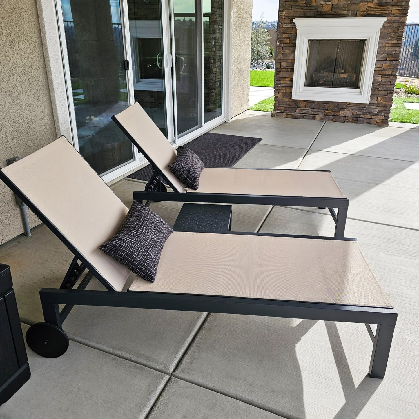 PURPLE LEAF Outdoor Chaise Lounge Chair Set of 2 Patio Pool Lounger Wicker Chairs with Wooden Armrest Sunbathing Tanning Recliner for Pool Backyard Garden Dark Brown