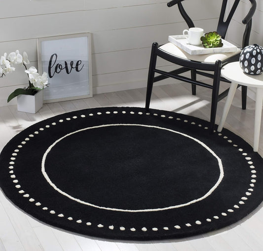 SAFAVIEH Bella Collection Area Rug - 5' Round, Black & Ivory, Handmade Dotted Border Wool, Ideal for High Traffic Areas in Living Room, Bedroom (BEL151E)