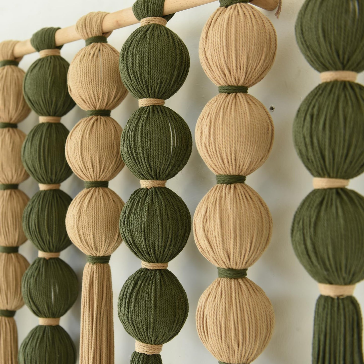 IOWER Macrame Wall Hanging Brown Yarn Beaded Backdrop Boho Wall Decor Round Tassel Home Wall Aesthetic Living Rooms Bedrooms Offices Geometric Art Chic Home Decor 39" W x 55" L