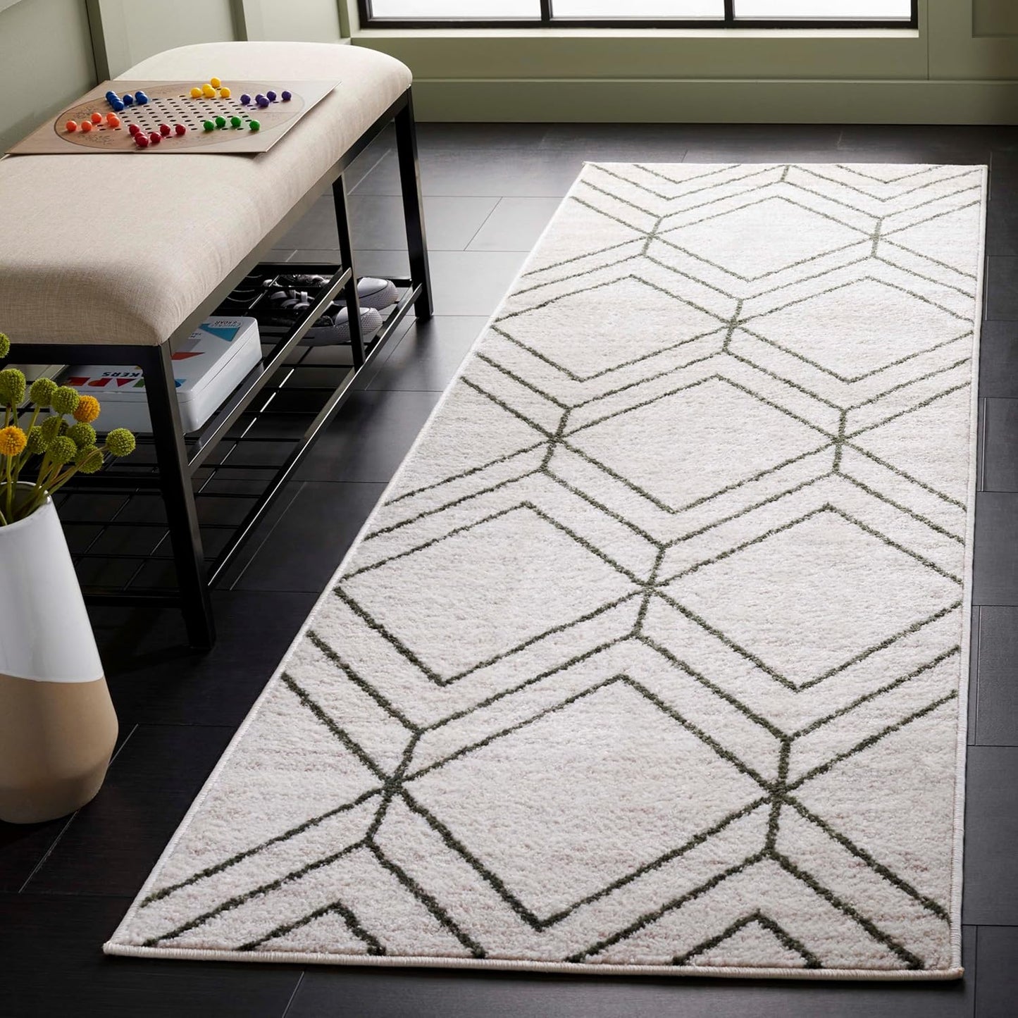 SAFAVIEH Adirondack Collection 6' Round Black/Ivory ADR241Z Modern Geometric Non-Shedding Dining Room Entryway Foyer Living Room Bedroom Area Rug