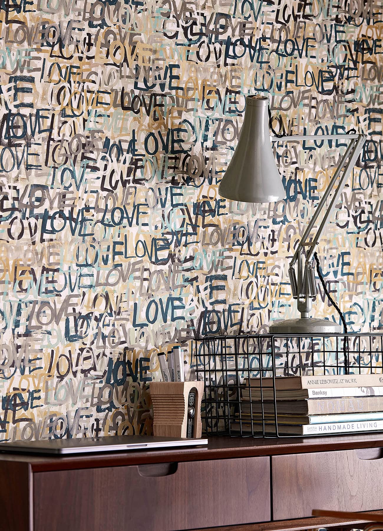Indio Multicolor Love Scribble Wallpaper